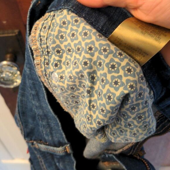 Levi's Straight 424 Jeans Medium Blue Lightly Distressed Size 9 - Picture 8 of 9